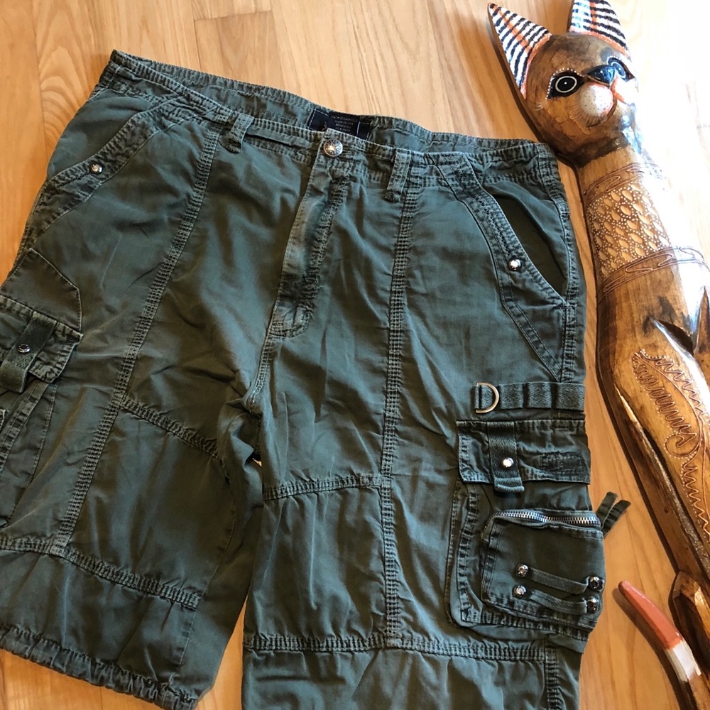 English Laundry green cargo shorts size 36